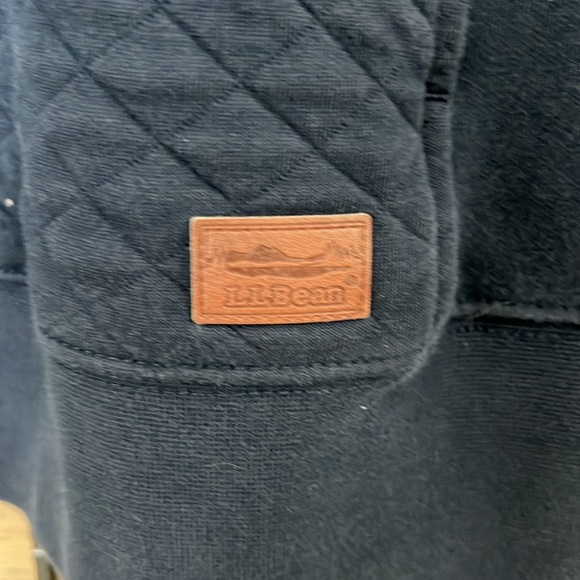 LL Bean Women’s Quilted Quarter Zip Pullover - Picture 4 of 6